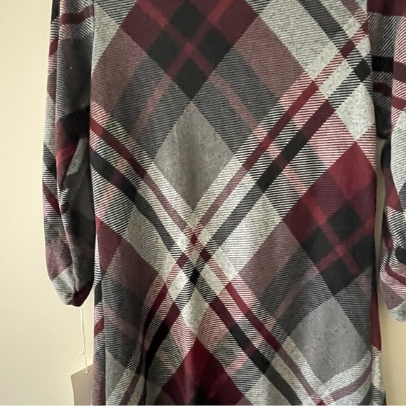 Black and Red Multicolor Mini Dress with Tassel Necklace and Built-in Cardigan - Picture 9 of 11